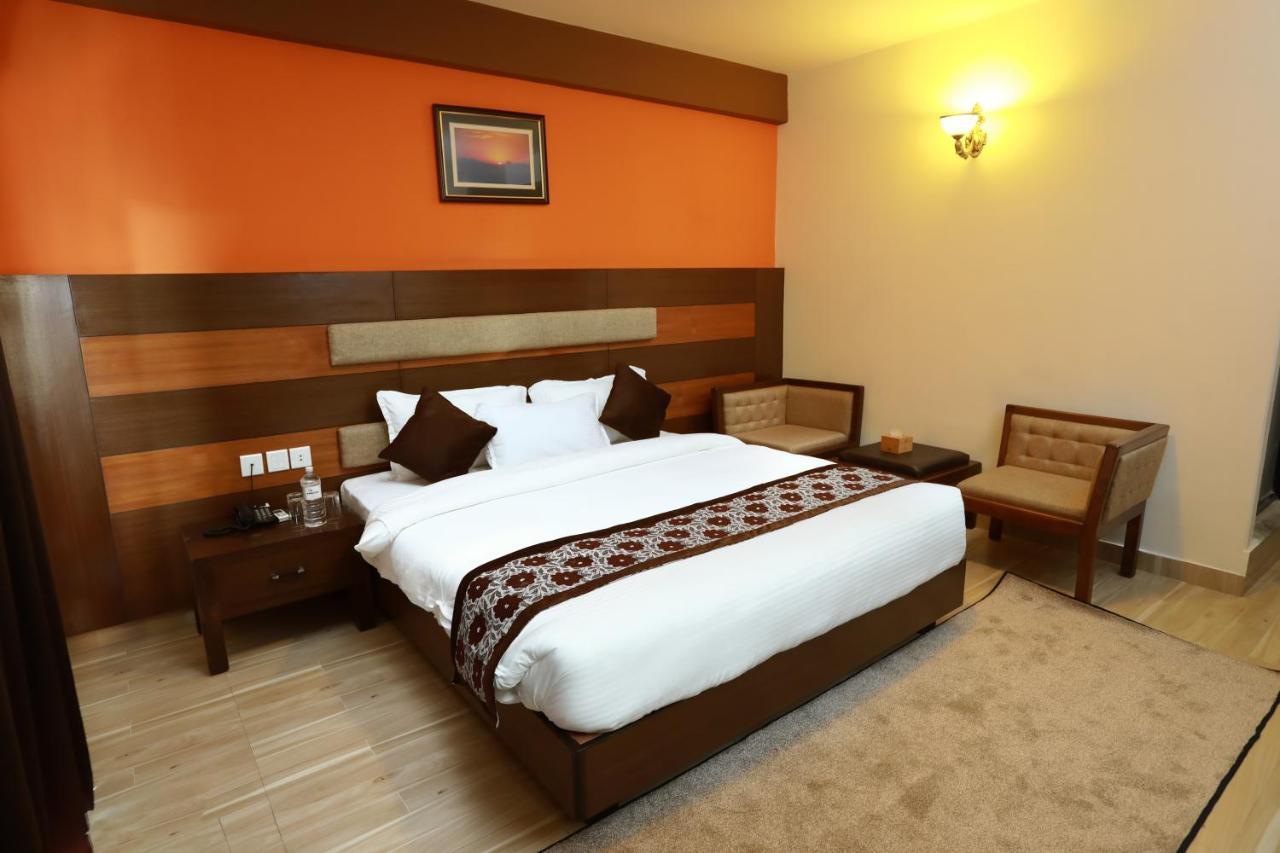 Kumari Star Inn Покхара Екстер'єр фото