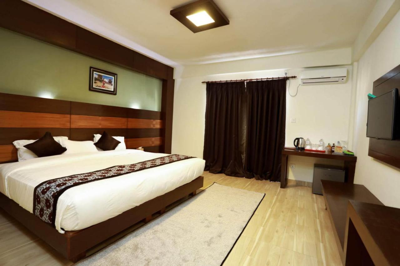 Kumari Star Inn Покхара Екстер'єр фото