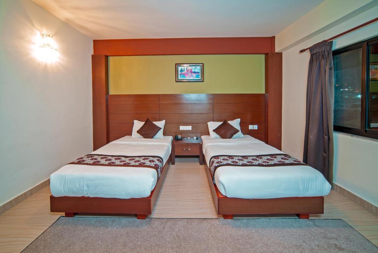 Kumari Star Inn Покхара Екстер'єр фото