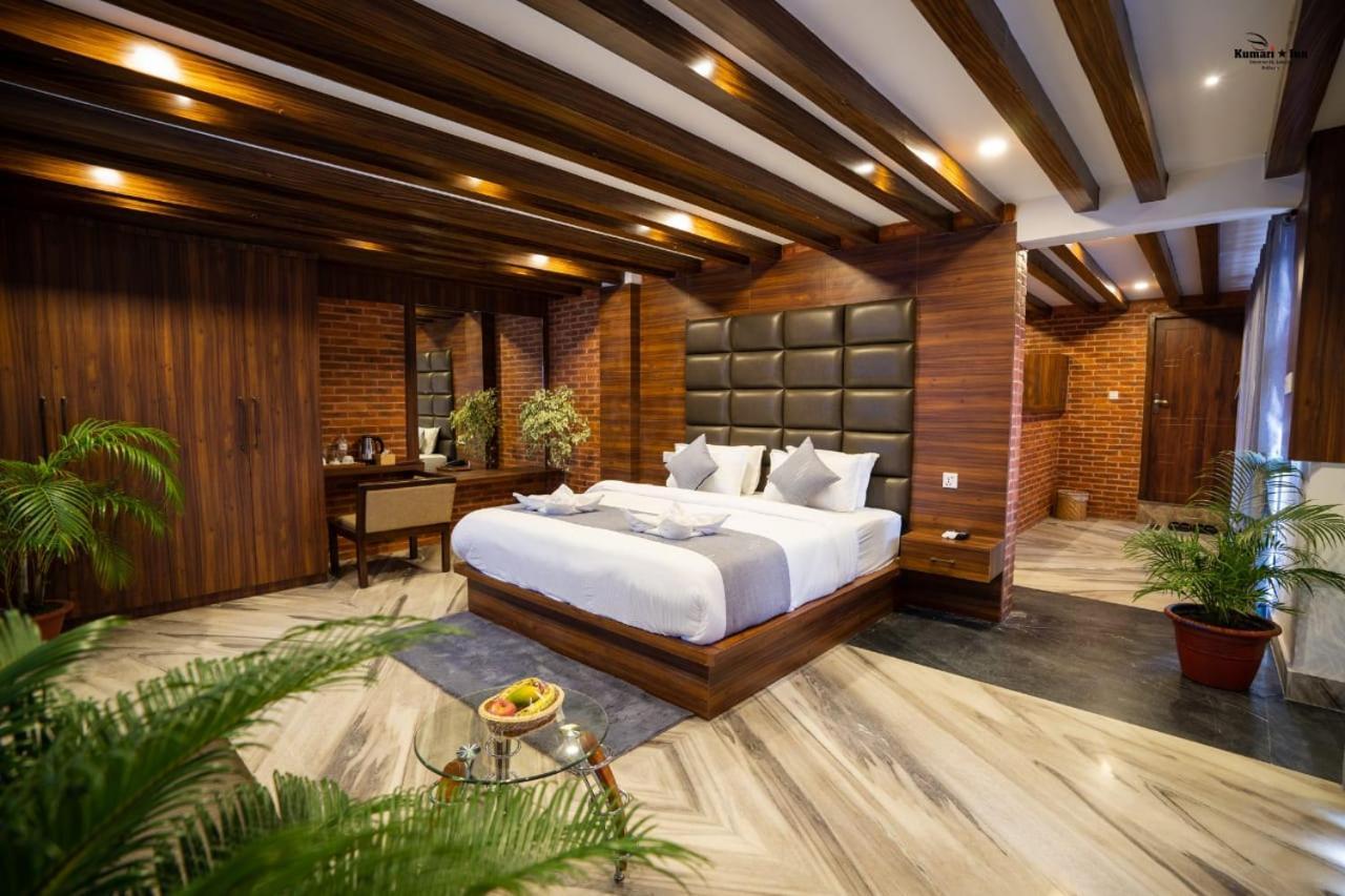 Kumari Star Inn Покхара Екстер'єр фото