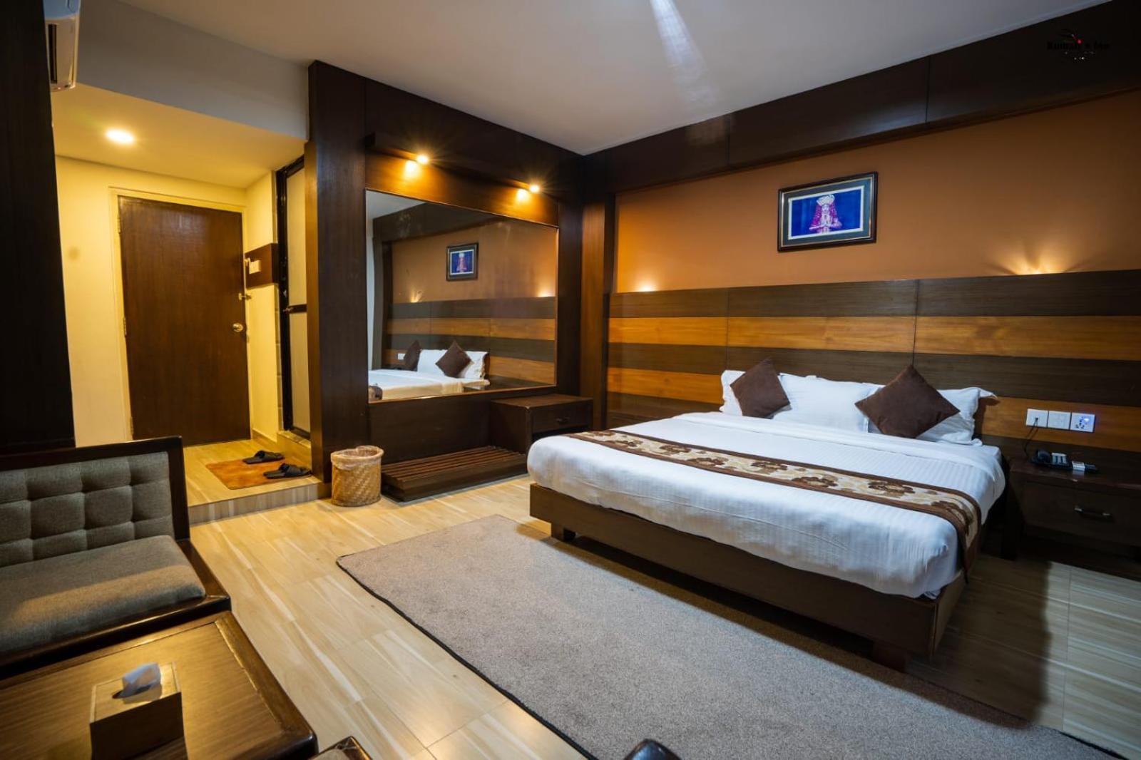 Kumari Star Inn Покхара Екстер'єр фото